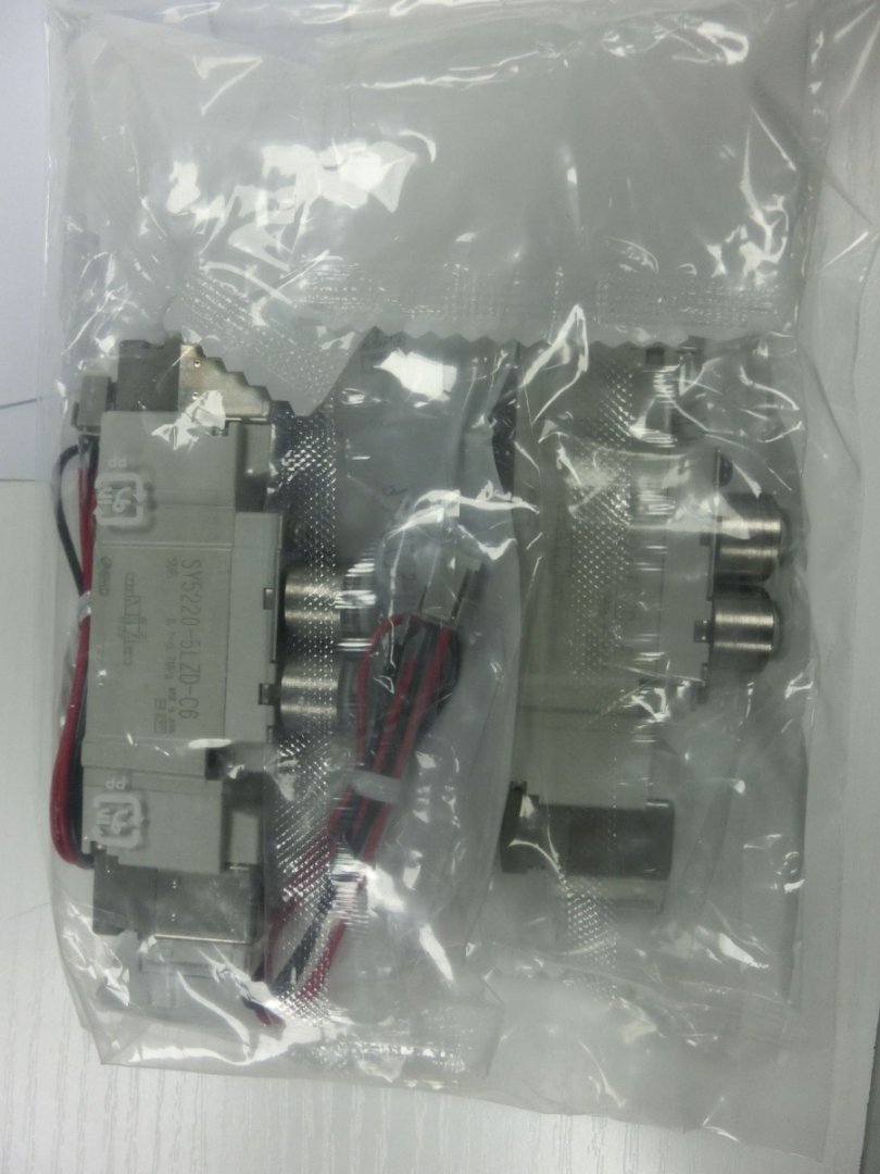 日本SMC二位五通双电控电磁阀SY5220-5LZD-C6